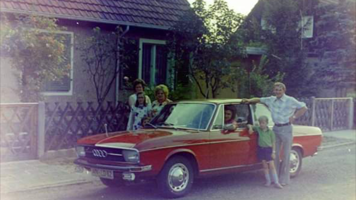Der Schrottplatz - Spiegelsymmetrisch des Showrooms
