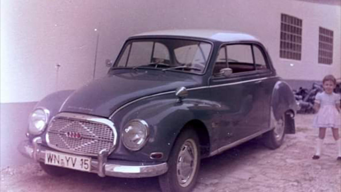 Der Schrottplatz - Spiegelsymmetrisch des Showrooms