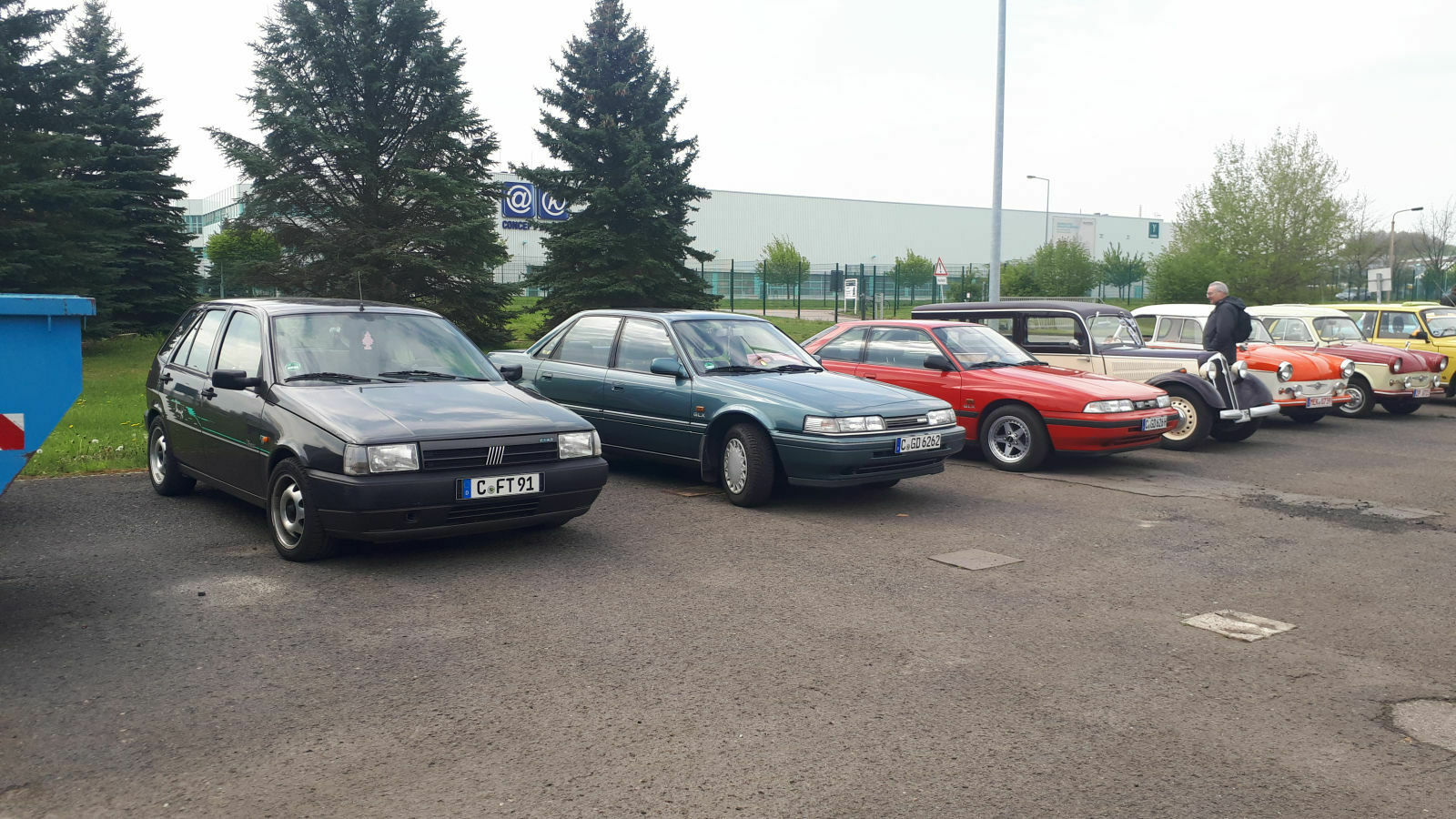 Der Schrottplatz - Spiegelsymmetrisch des Showrooms