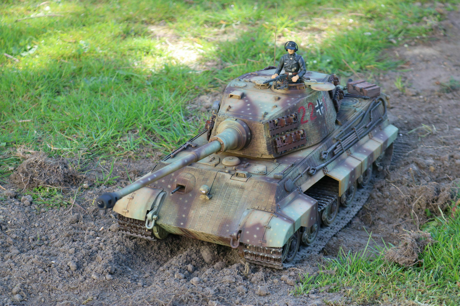 Heng Long 1/16 RC Königstiger Henschelturm – BB+IR Gefechtssystem, Rauch & Sound – Ferngesteuerter Panzer, Ca. 66 Cm
