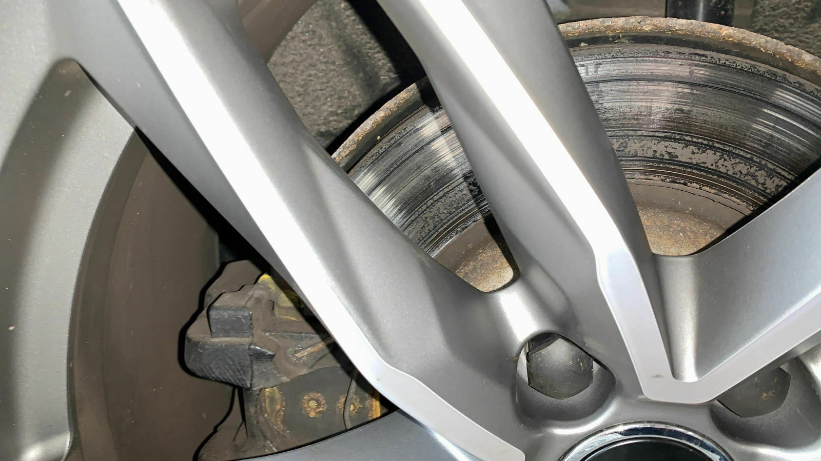 Rostige Bremsscheiben Hinterachse "Bremslastverteilug"