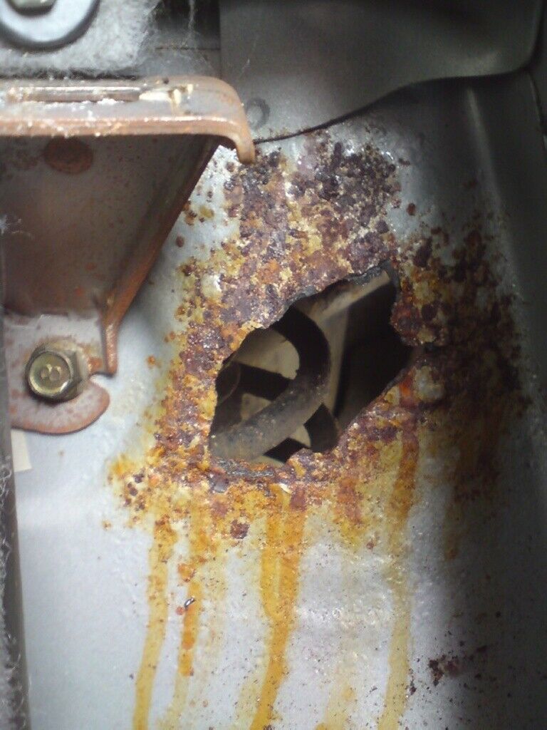 Der Schrottplatz - Spiegelsymmetrisch des Showrooms