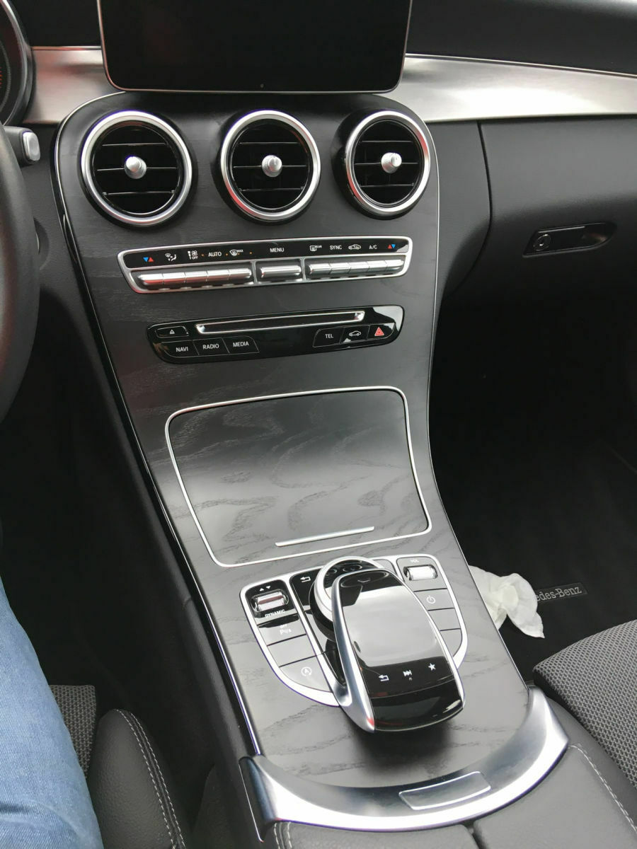 Mittelkonsole tauschen Klavierlack zu Esche schwarz