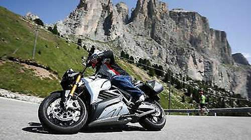 99283066-ad67-4f92-83e9-396b02f69493