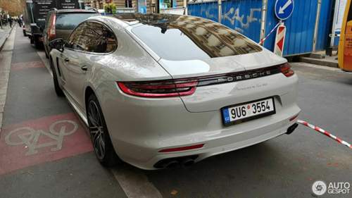 Porsche-971-panamera-turbo-c958430102018094047