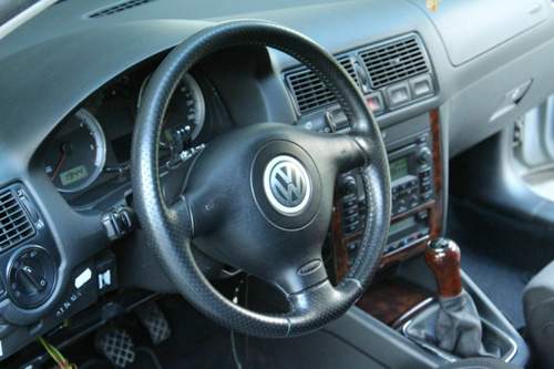 Leder-Sportlenkrad mit Schmierseife behandelt.jpg