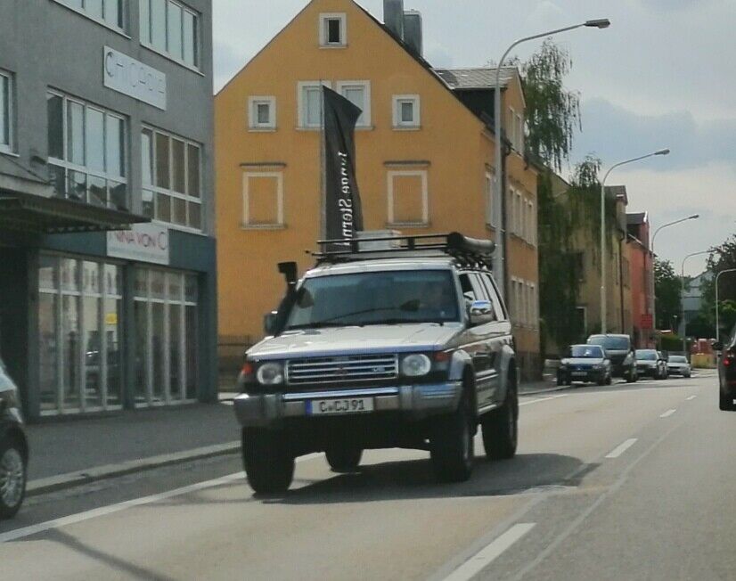 Der Schrottplatz - Spiegelsymmetrisch des Showrooms