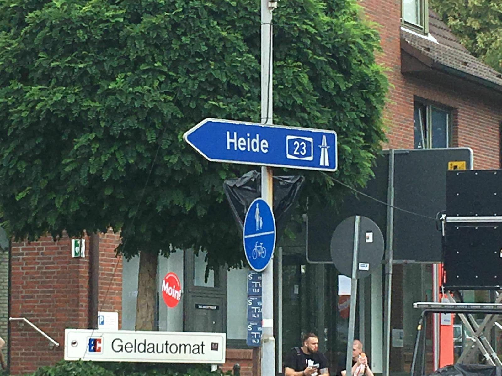 e1ad2527-72dc-4a0b-80f7-b17ccbbbd569