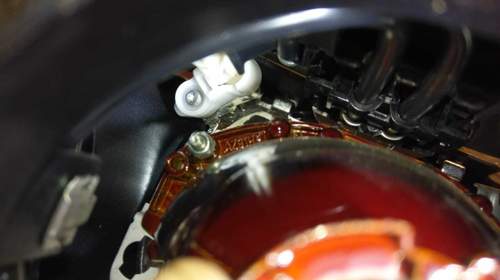 Das gebrochene Teil (chromfarben)