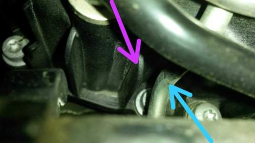 Druckleitung von Pumpe (blau)