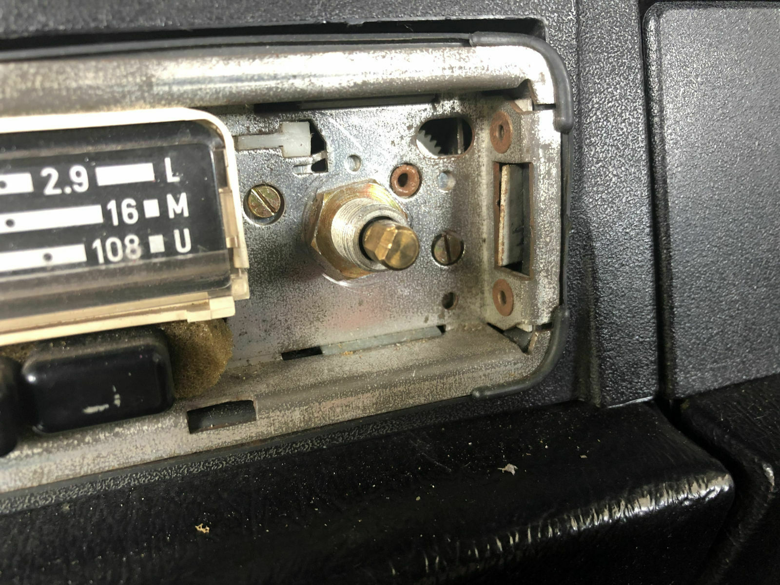 Radio Käfer 1303 Cabrio (2)