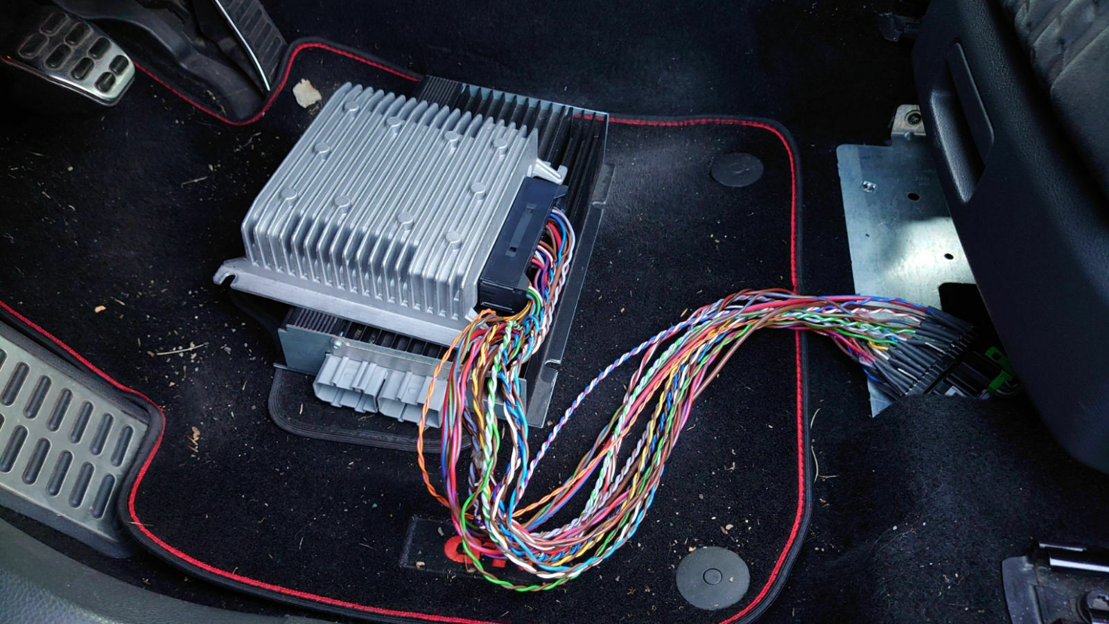 Golf 5 GTI Umbau von Volkswagen Soundsystem auf Golf 6 Dynaudio