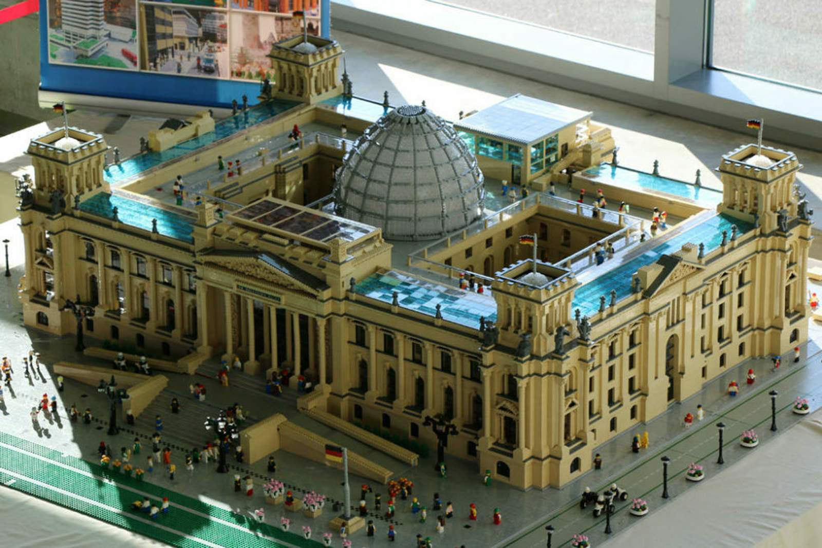 lego-reichstag-1