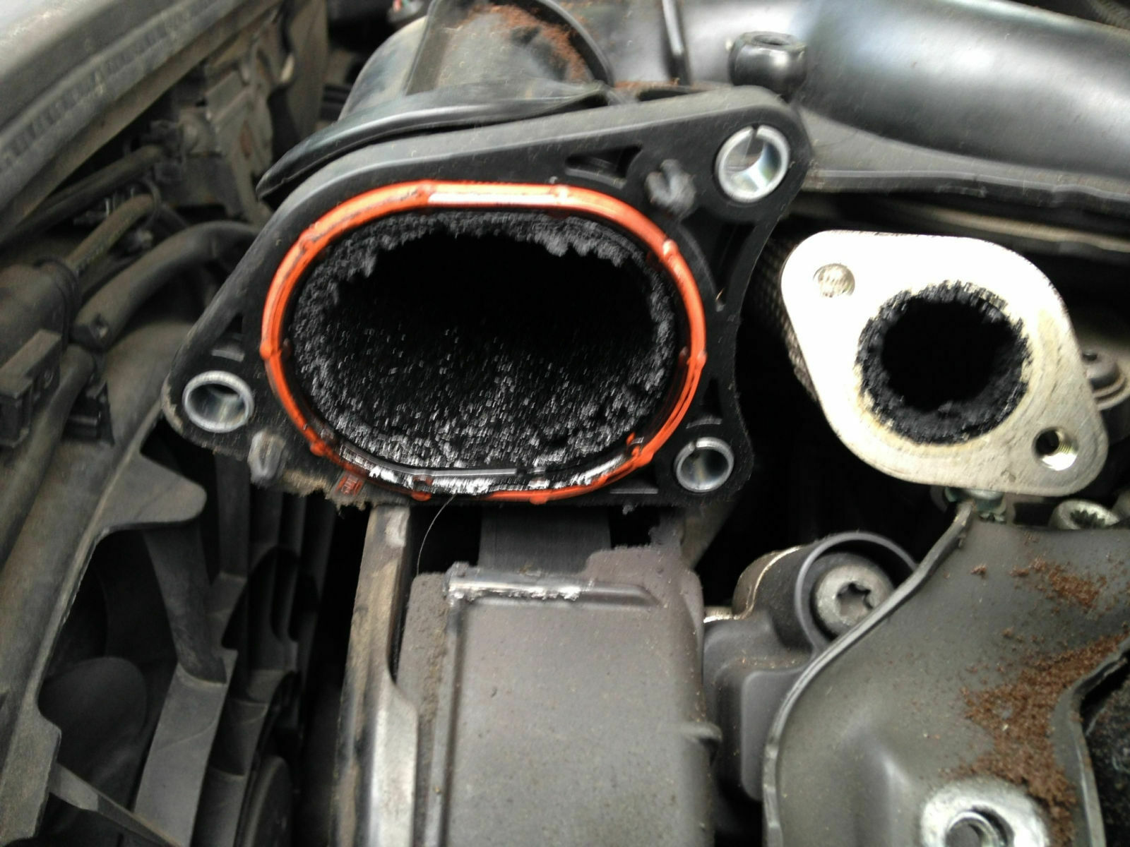 Audi A4 3,0 TDI Quattro - sporadische tiefe Geräusche aus Motorraum etwa 2faches Woooom