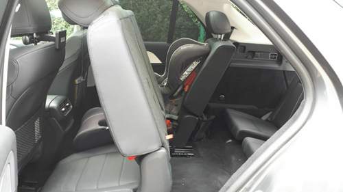 Einstieg zur dritten Sitzreihe