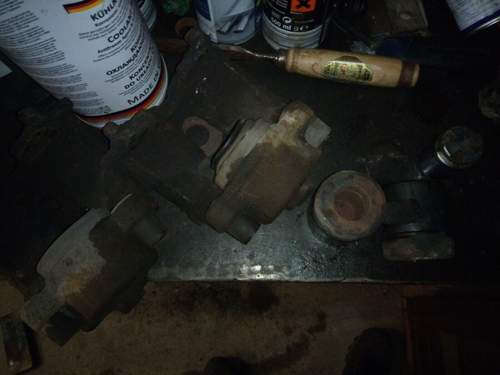 Ausgebaute Bremsättel