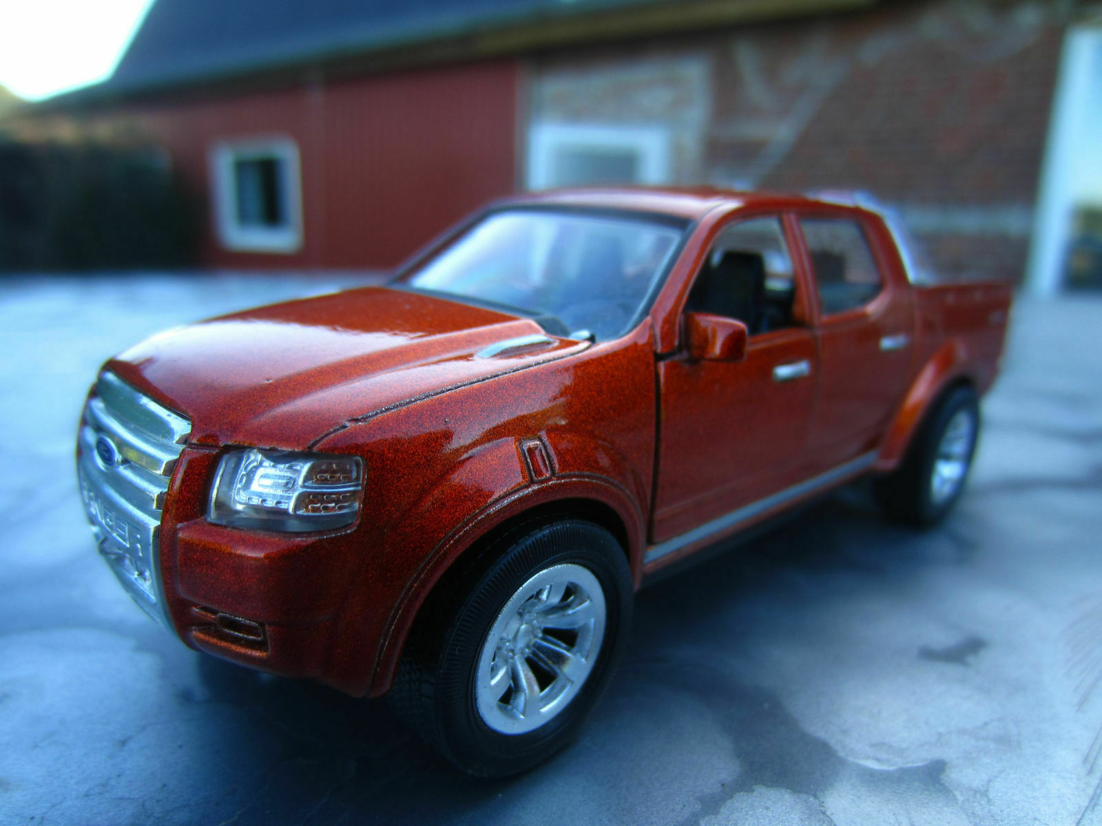 Der Schrottplatz - Spiegelsymmetrisch des Showrooms