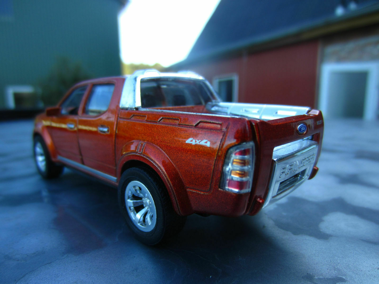 Der Schrottplatz - Spiegelsymmetrisch des Showrooms