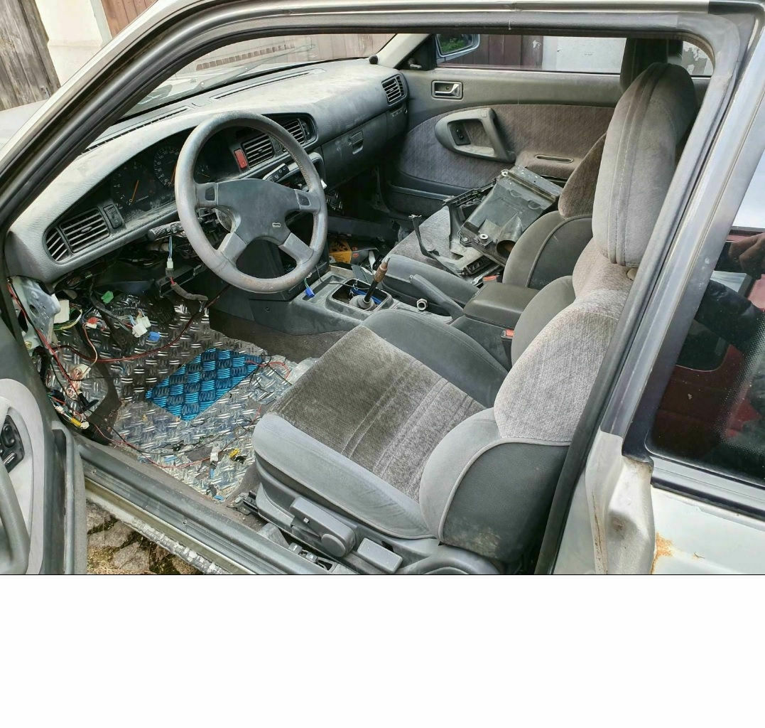 Der Schrottplatz - Spiegelsymmetrisch des Showrooms