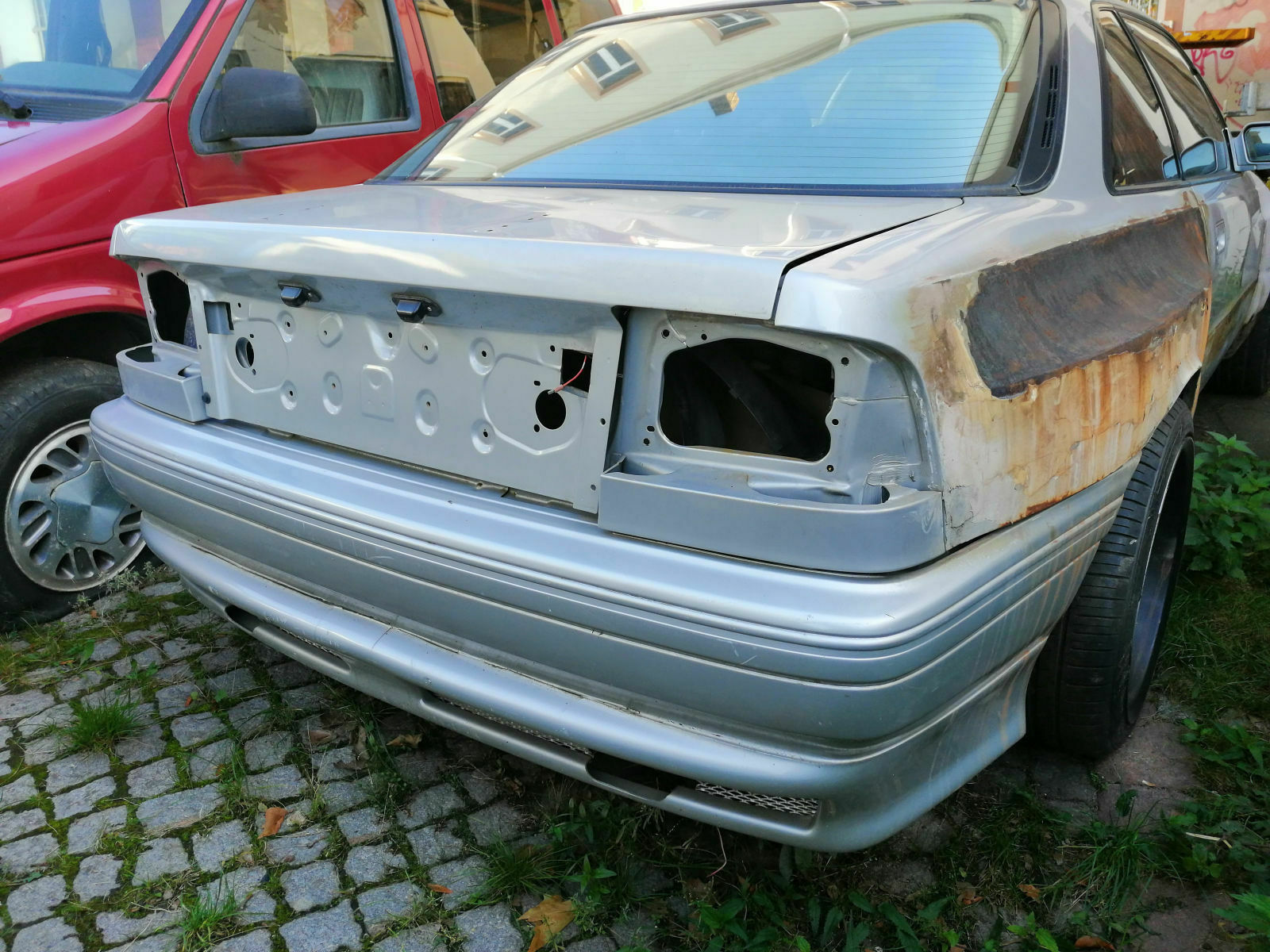 Der Schrottplatz - Spiegelsymmetrisch des Showrooms