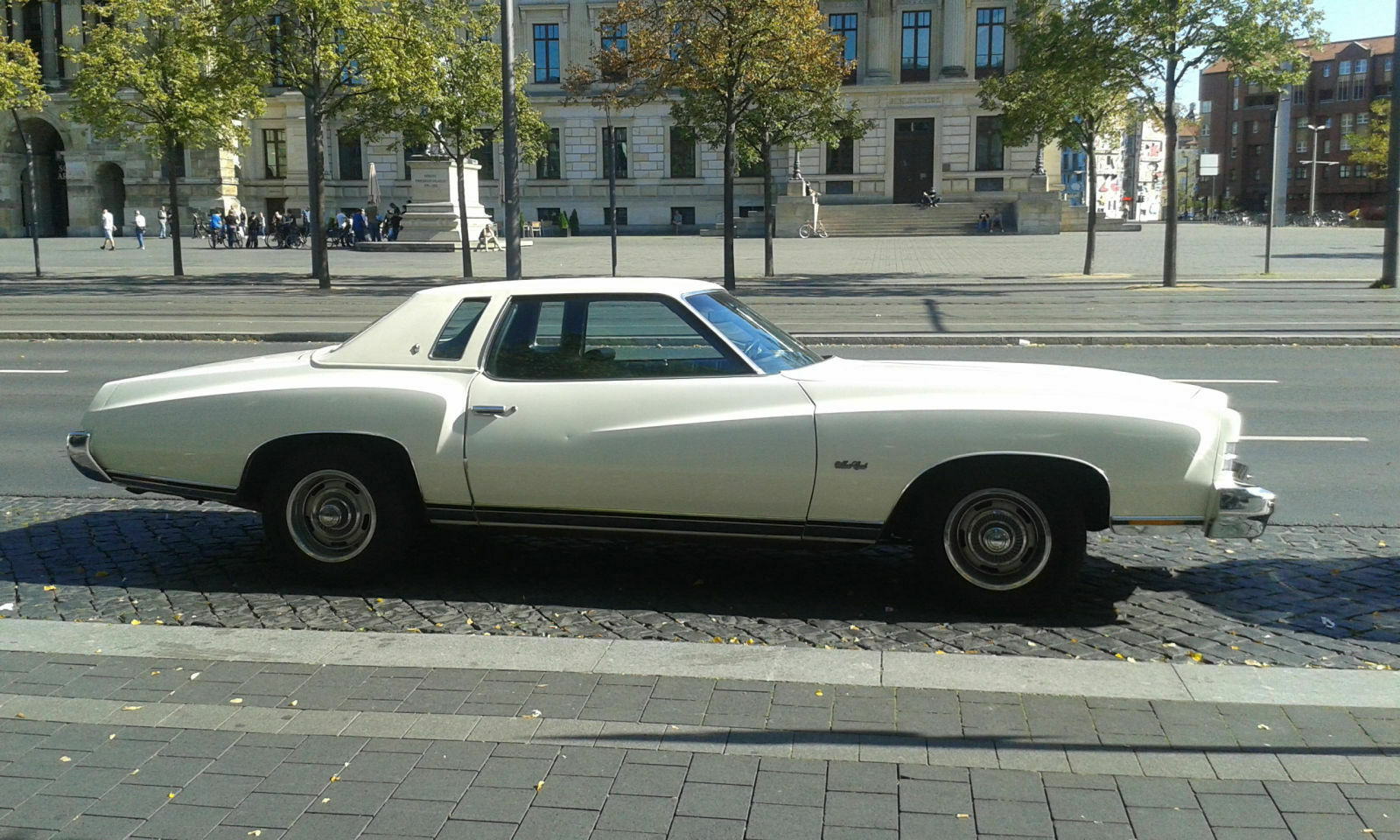 1000 Gründe, warum man sich ein US-Luxuscoupe aus den 70er Jahren kaufen sollte