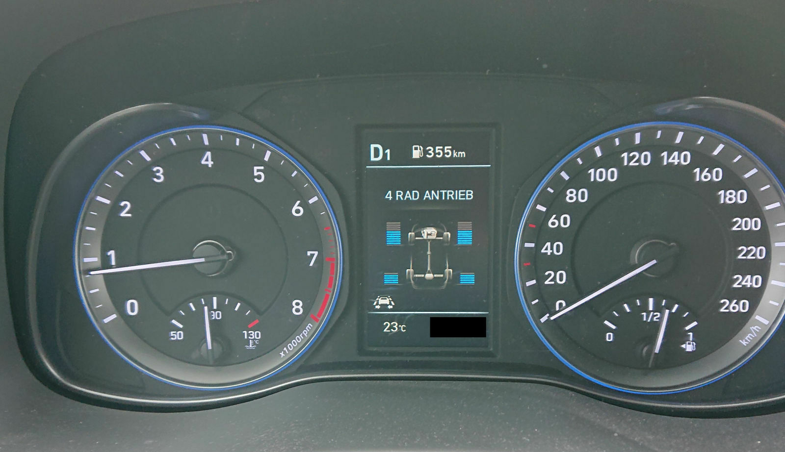 Kona in Zeitschrift FIRMENAUTO / Infos und Darstellung AWD-Antrieb