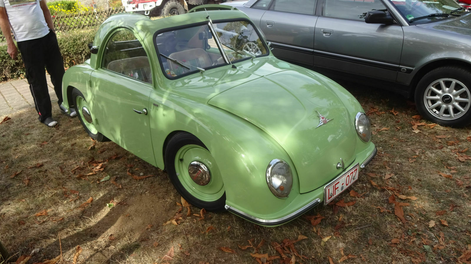 raf-rhoen-automobil-fabrik-kleinwagen-emblem