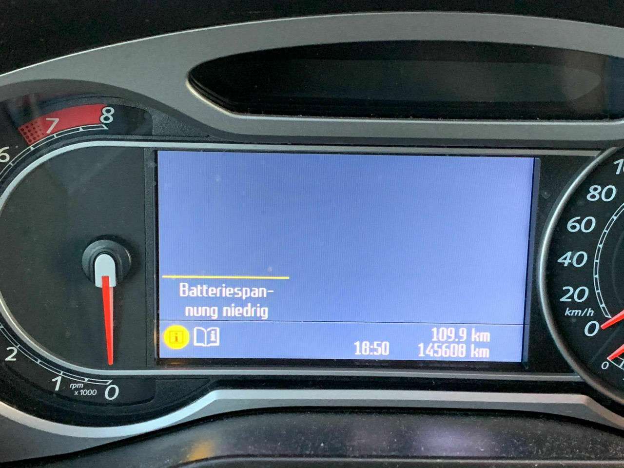 Batteriespannung niedrig (Neuwagen!)