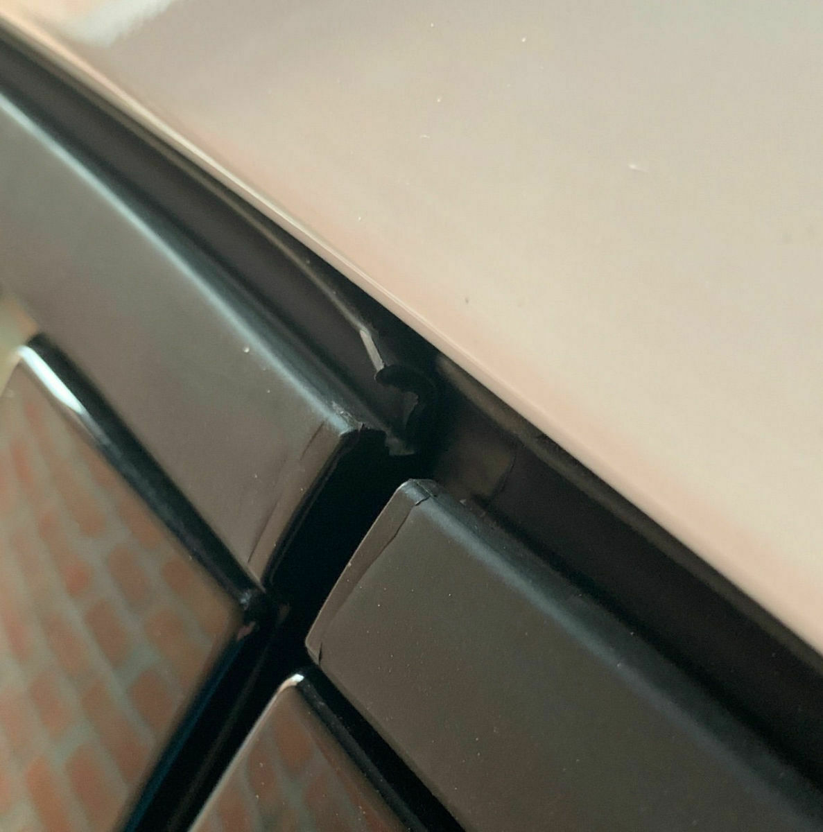 Windgeräusche von der Dachreling (Turnier)