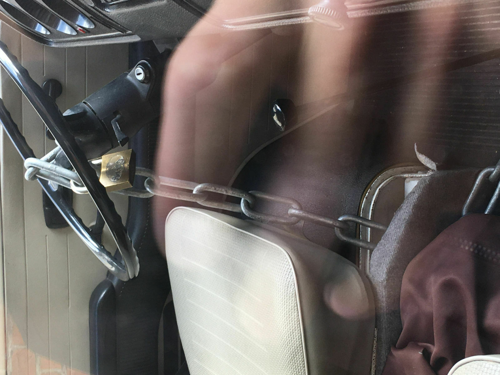 11d1c965-999f-4916-b695-a94c87ecb3c0