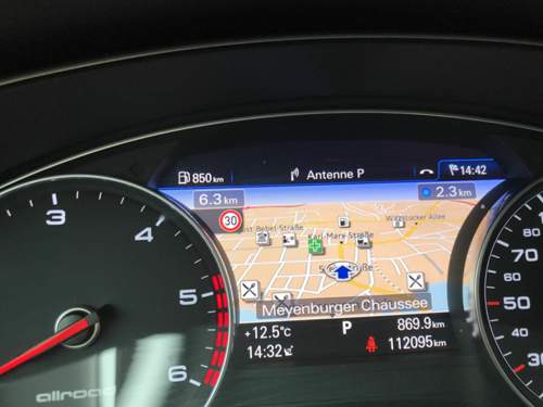 Unten die richtige Strasse