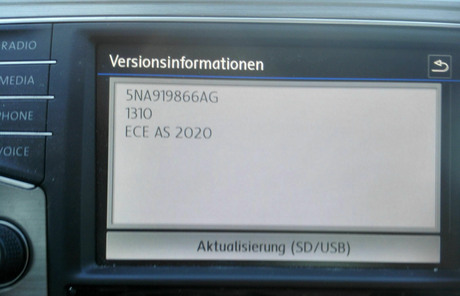 Ausfall Composition Media