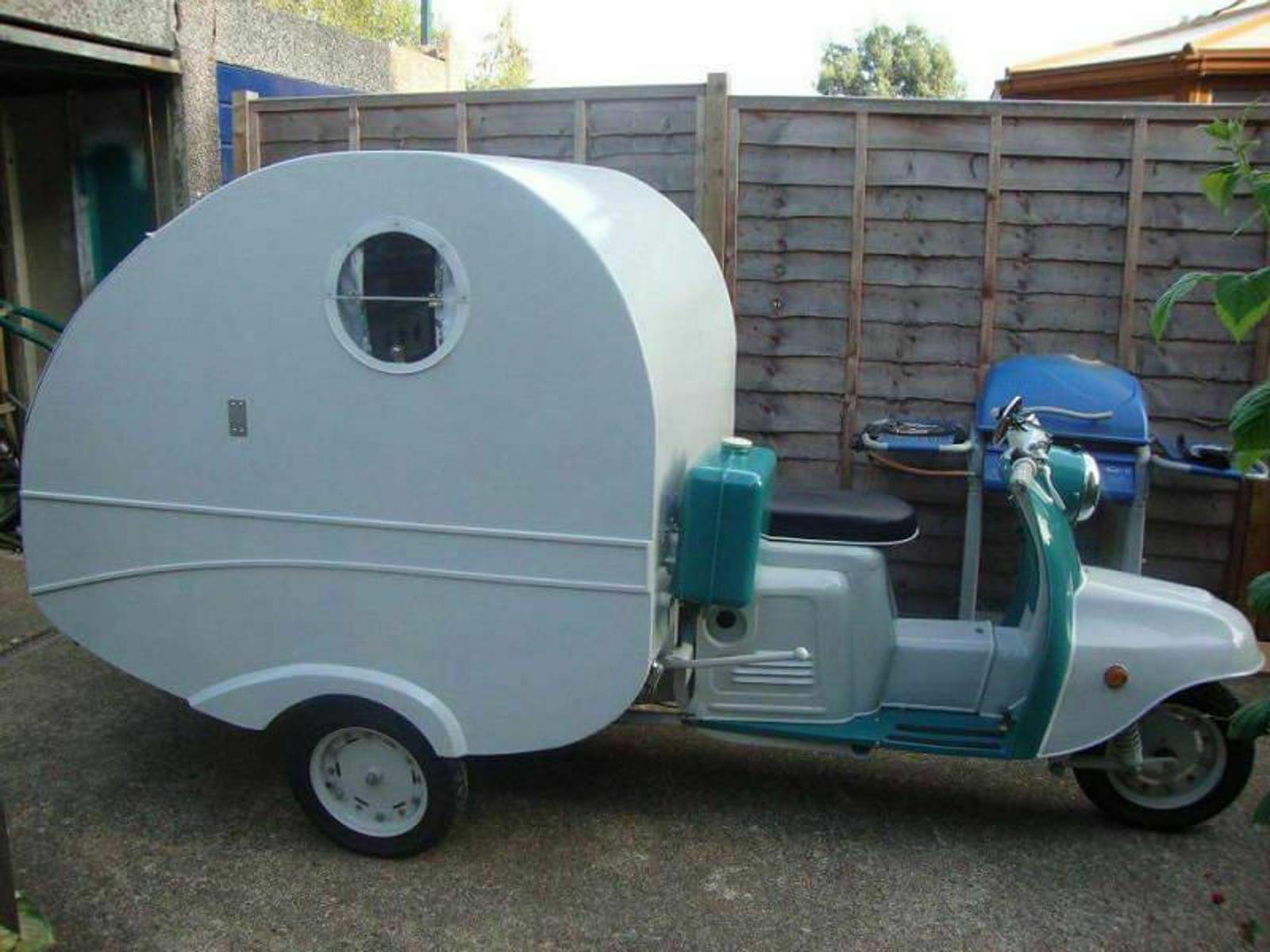 1476643875916-medium