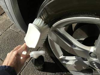 Reifenflanke reinigen