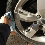 Gut abspülen und mit einem Tuch drüber gehen