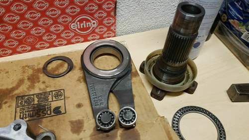 Lager hat sich in einen der Arme eingearbeitet.jpg