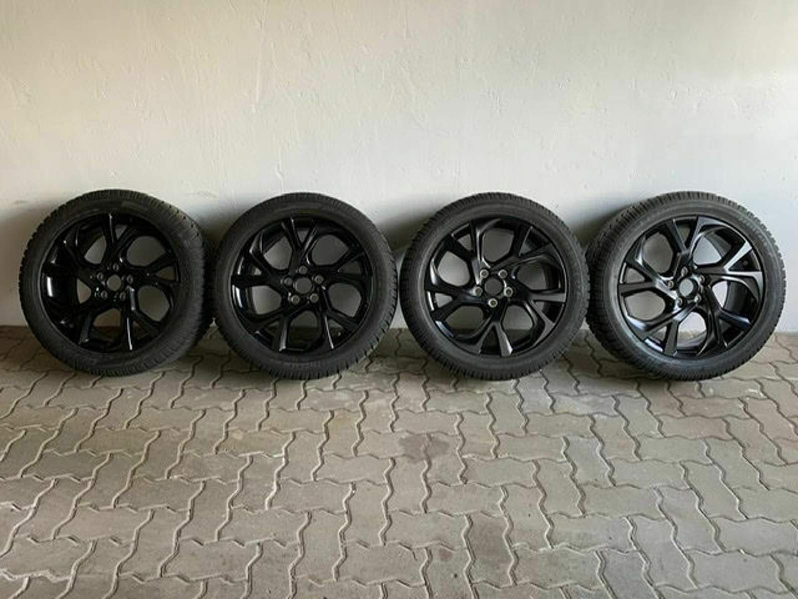 VERKAUFT. Toyota C-HR Alufelgen 18 Zoll mit DunlopSP Winter Sport 3D ...