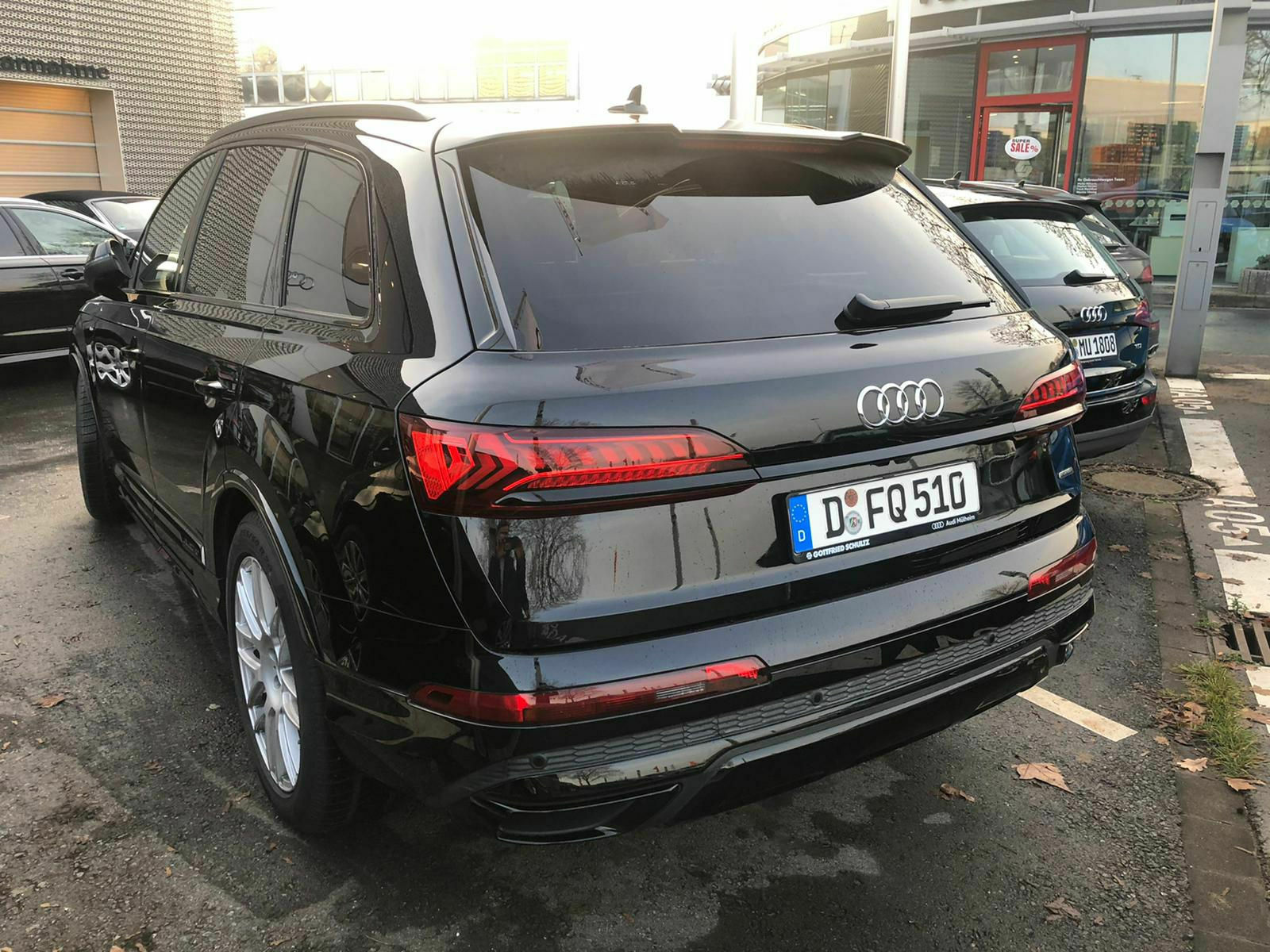 Hintere Chromleiste am Heck