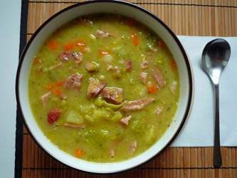 Deftige-erbsensuppe-mit-kassler
