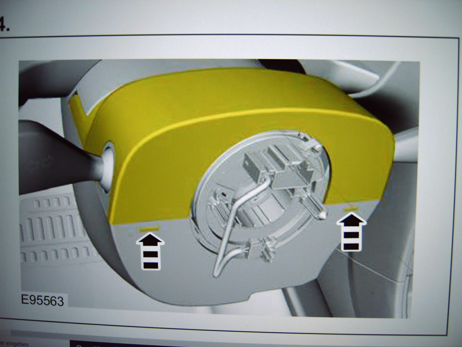 Brummen aus dem Amarturenbrett.