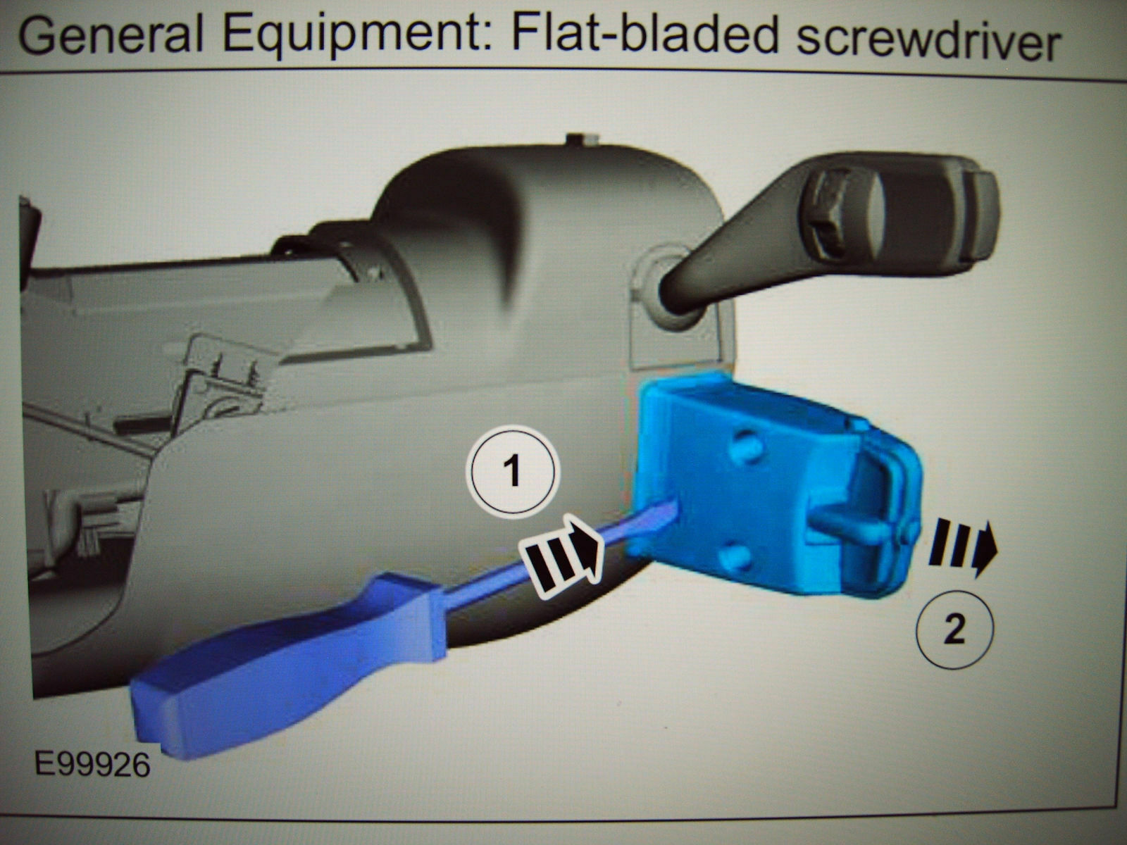 Brummen aus dem Amarturenbrett.