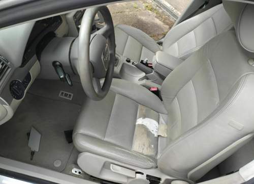 Zerissener Fahrersitz.jpg