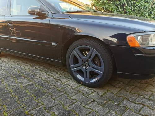 Sommerschuhe aufgezogen, frisch gepulvert und neue Reifen..jpg