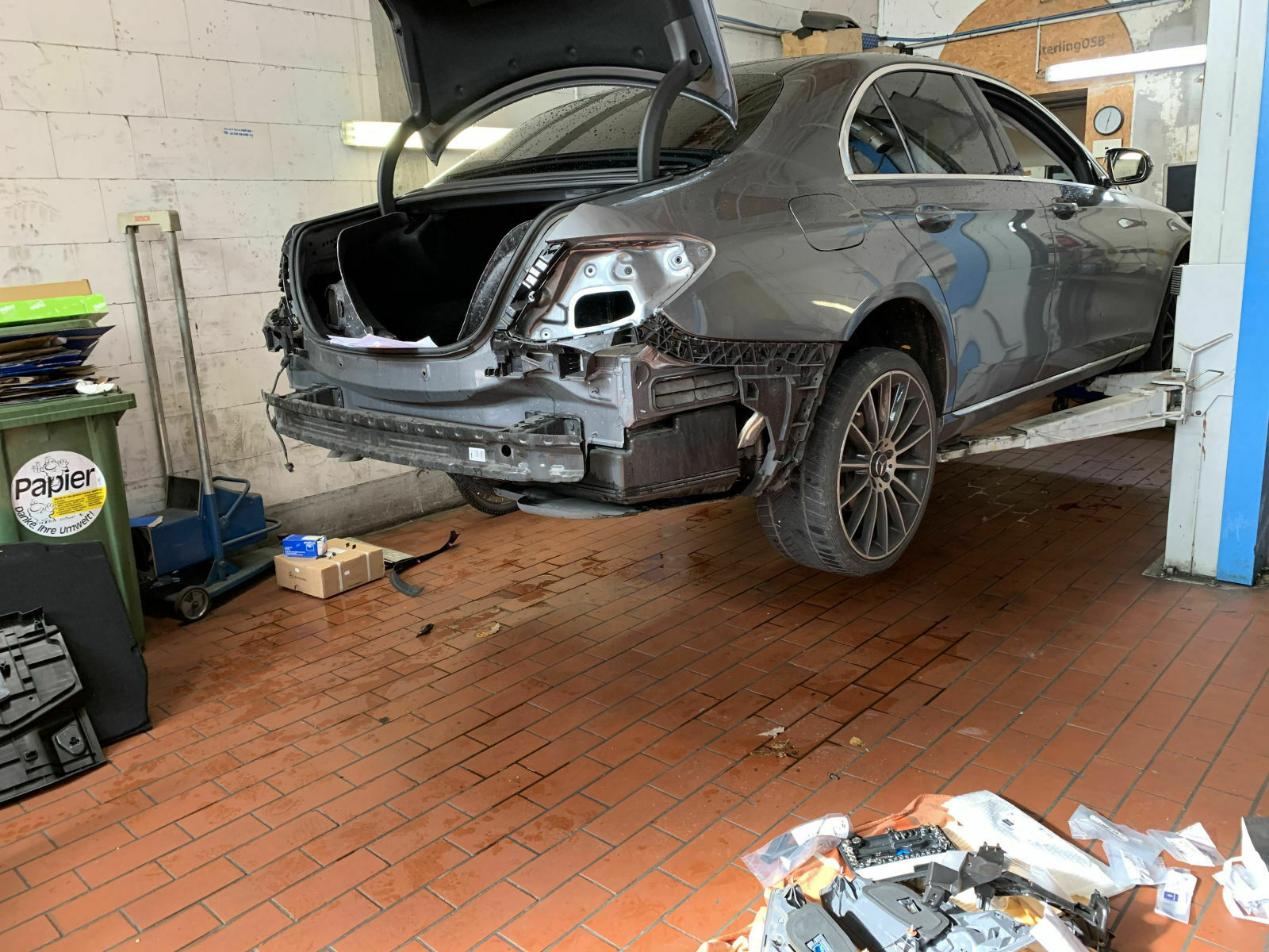 Diffusor wechseln bei E-Klasse W213