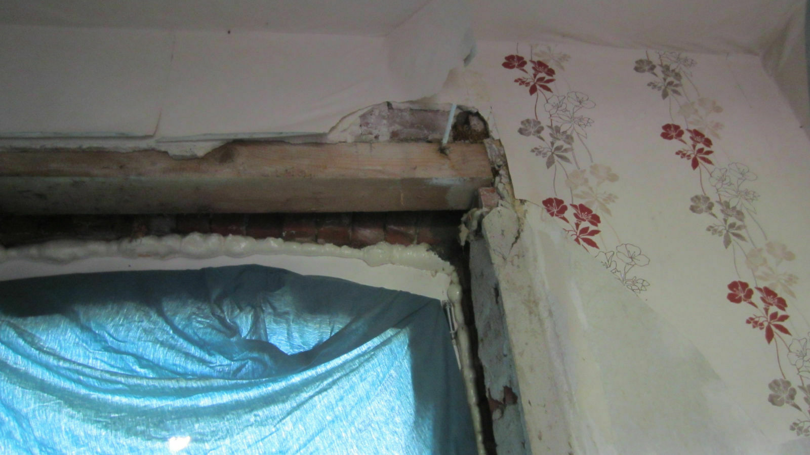 Der Schrottplatz - Spiegelsymmetrisch des Showrooms