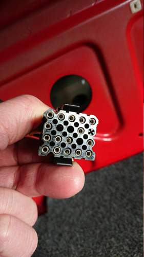 Stecker Endstufe 2.jpg