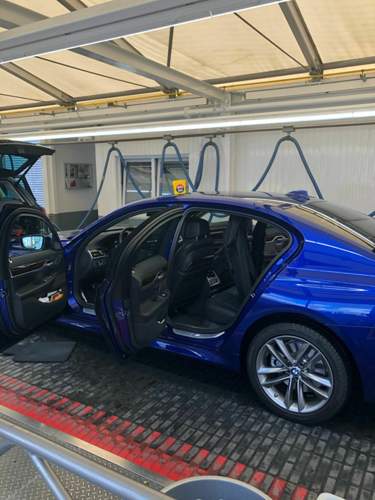 Blaumetallic mit schwarzem Leder.jpg