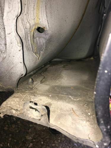 Hinter Radhausverkleidung vorne 1