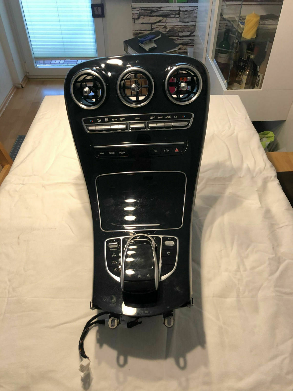 Der Klavierlack der Mittelkonsole