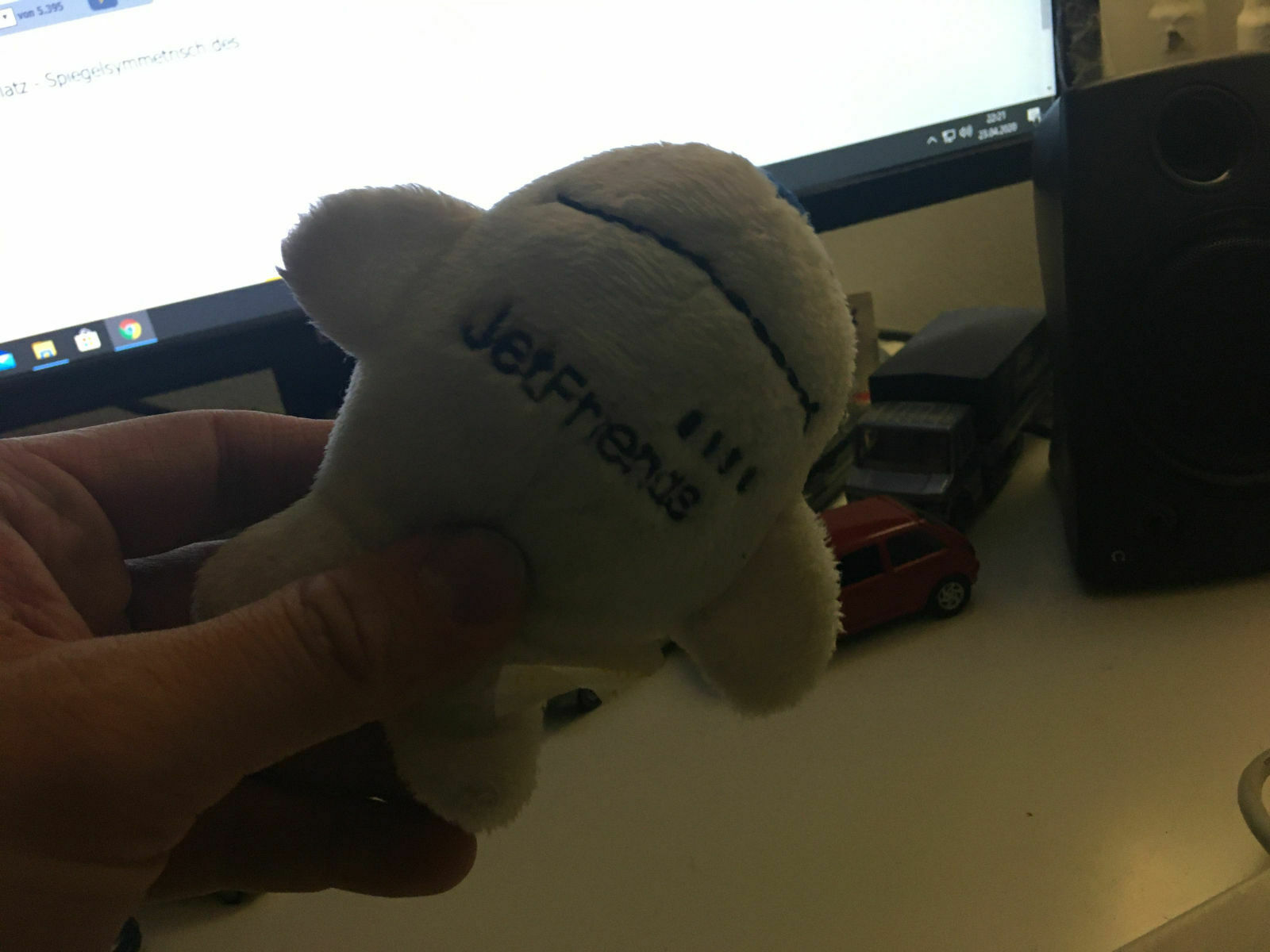 17e323ec-bbb2-495b-b8a5-f12770aa457e